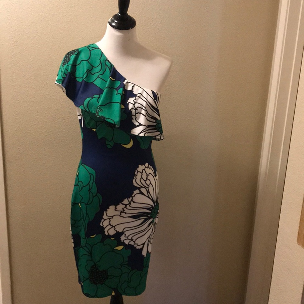 One shoulder dress